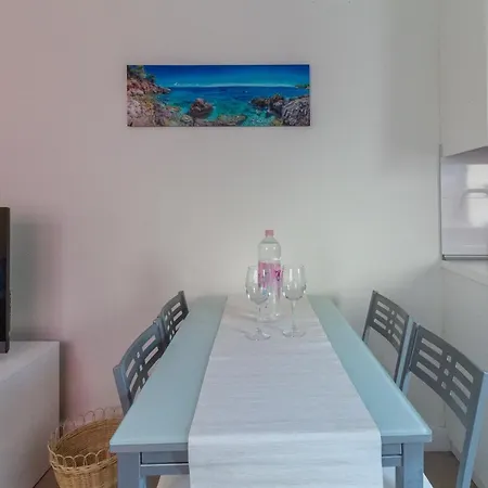 New And Cute Close To The Beach. Appartement *